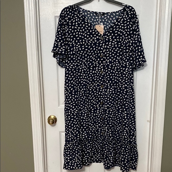 BloomChic Dresses & Skirts - BloomChic Navy and White Ruffled Midi Sundress